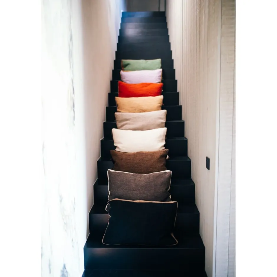 Pomax Coussins-ALPHA BORDERS - coussin - lin / velours - L 60 x W 40 cm - brun