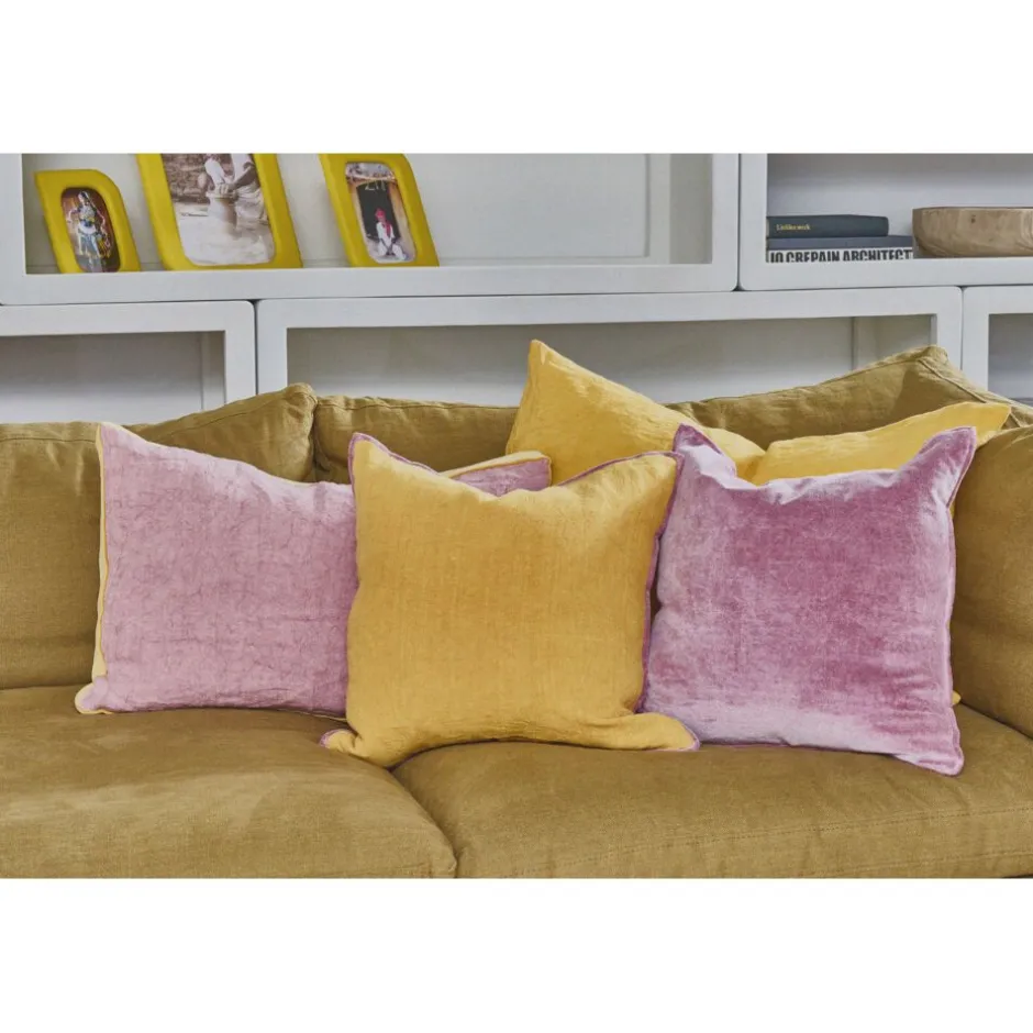 Pomax Coussins-ALPHA BORDERS - coussin - lin / velours - L 60 x W 40 cm - poudre rose